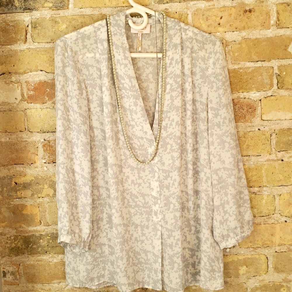 Laundry grey and white patterned blouse